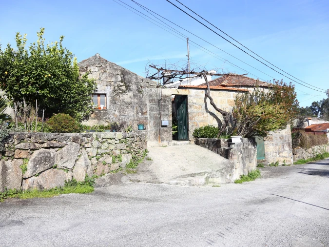 Moradia T0 para Venda em Lustosa e Barrosas (Santo Estêvão) Foto 1