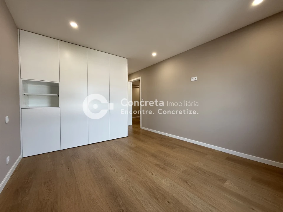 Apartamento T2 para Venda em Arcozelo Foto 18