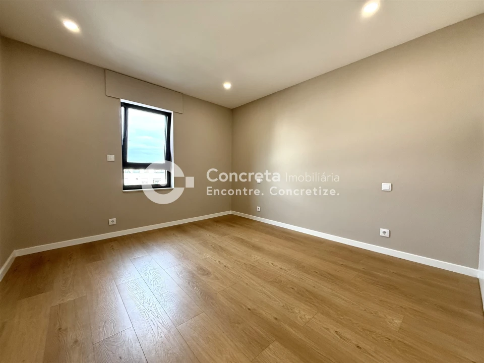 Apartamento T2 para Venda em Arcozelo Foto 19
