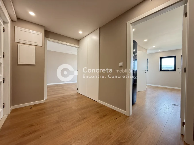 Apartamento T2 para Venda em Arcozelo Foto 3