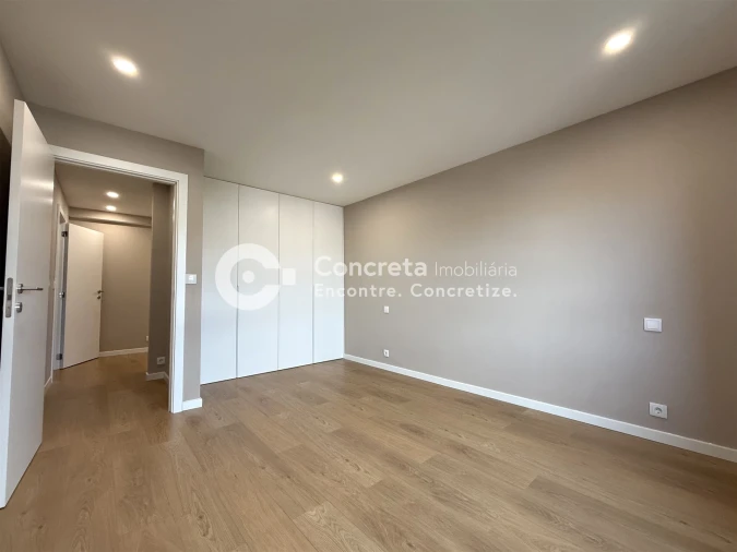 Apartamento T2 para Venda em Arcozelo Foto 23