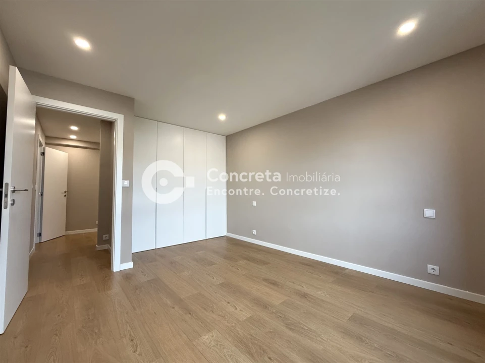 Apartamento T2 para Venda em Arcozelo Foto 23
