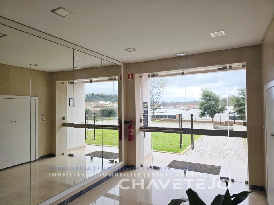 Apartamento T3 para Venda em São João Baptista e Santa Maria dos Olivais Foto 3