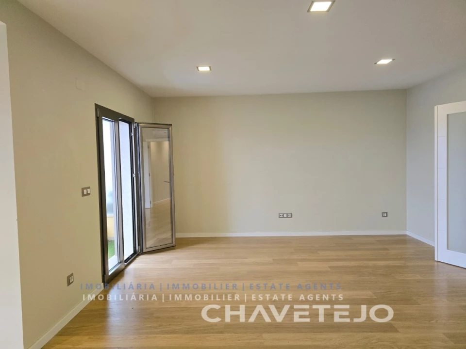 Apartamento T3 para Venda em São João Baptista e Santa Maria dos Olivais Foto 15