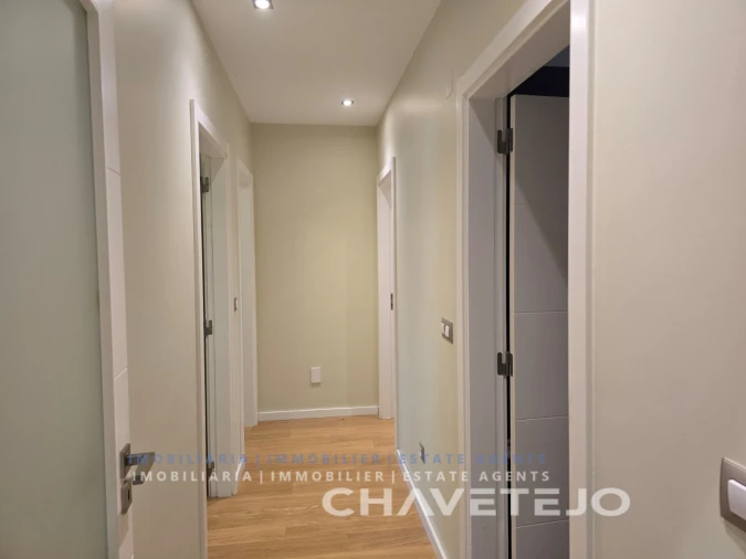 Apartamento T3 para Venda em São João Baptista e Santa Maria dos Olivais Foto 5