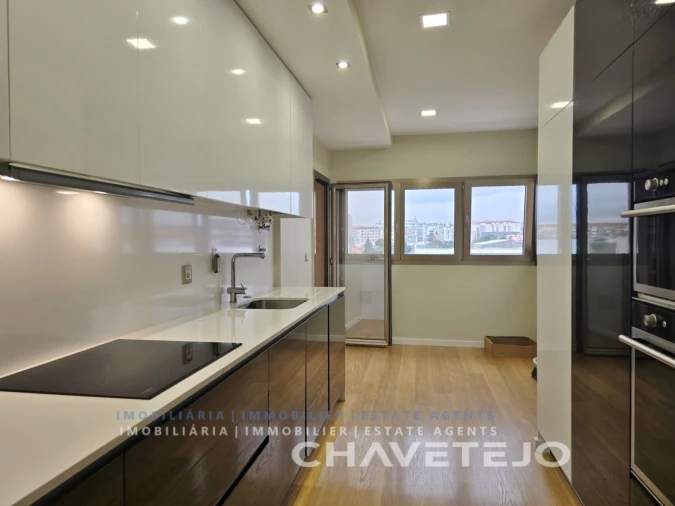 Apartamento T3 para Venda em São João Baptista e Santa Maria dos Olivais Foto 6