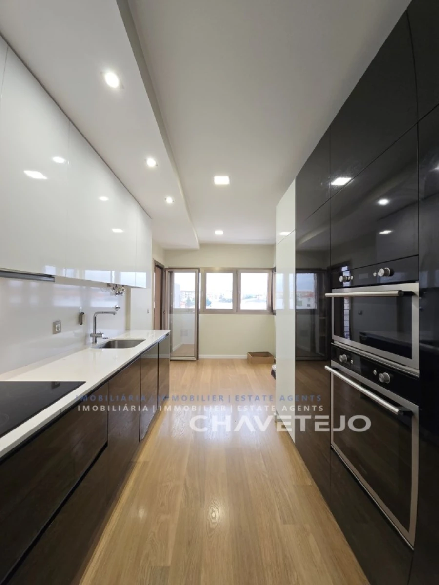 Apartamento T3 para Venda em São João Baptista e Santa Maria dos Olivais Foto 10