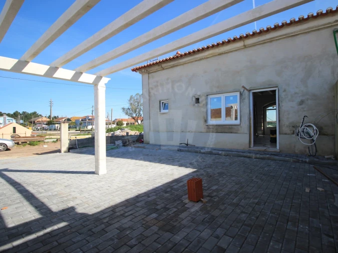 Moradia T2 para Venda em Painho e Figueiros Foto 6