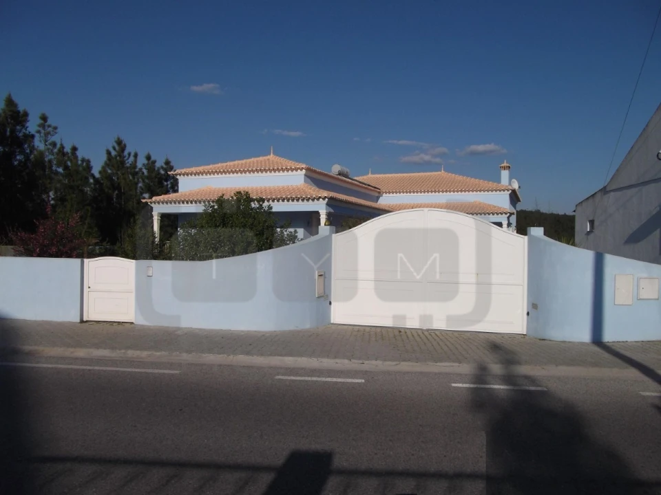 Moradia T4 para Venda em Serra e Junceira Foto 5