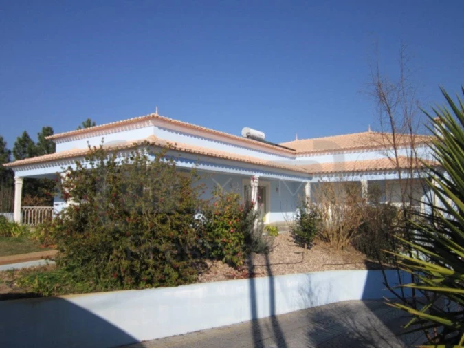 Moradia T4 para Venda em Serra e Junceira Foto 3