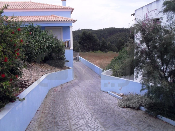 Moradia T4 para Venda em Serra e Junceira Foto 2