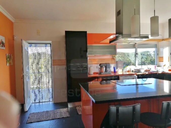 Moradia T4 para Venda em Serra e Junceira Foto 8