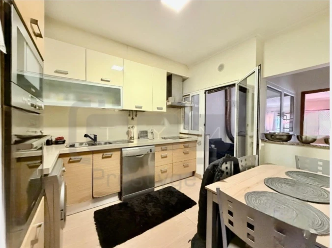 Moradia T3 para Venda em São João Baptista e Santa Maria dos Olivais Foto 1