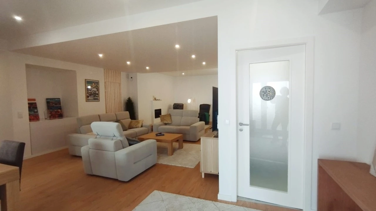 Apartamento T3 para Venda em Alfragide Foto 10