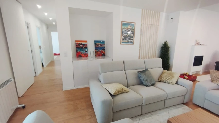 Apartamento T3 para Venda em Alfragide Foto 3