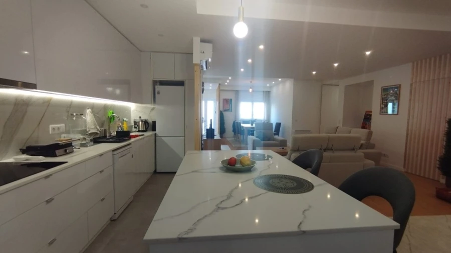 Apartamento T3 para Venda em Alfragide Foto 13