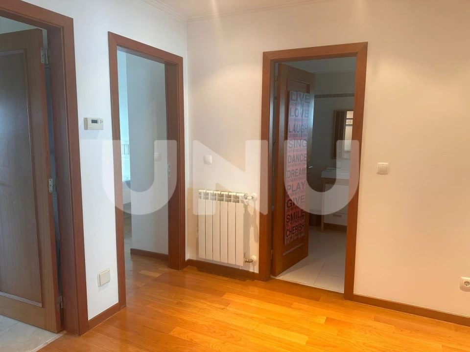 Apartamento T2 para Arrendamento em Algés, Linda-A-Velha e Cruz Quebrada-Dafundo Foto 13