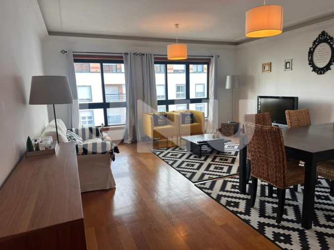 Apartamento T2 para Arrendamento em Algés, Linda-A-Velha e Cruz Quebrada-Dafundo Foto 1