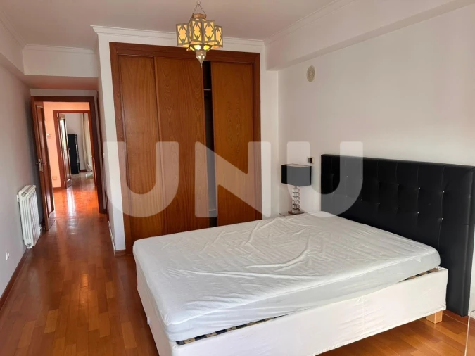Apartamento T2 para Arrendamento em Algés, Linda-A-Velha e Cruz Quebrada-Dafundo Foto 9