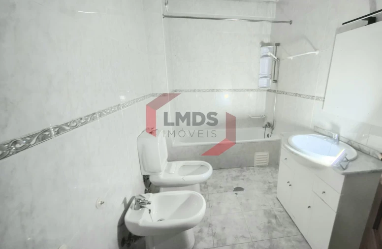 Apartamento T2 para Venda em Madalena Foto 10