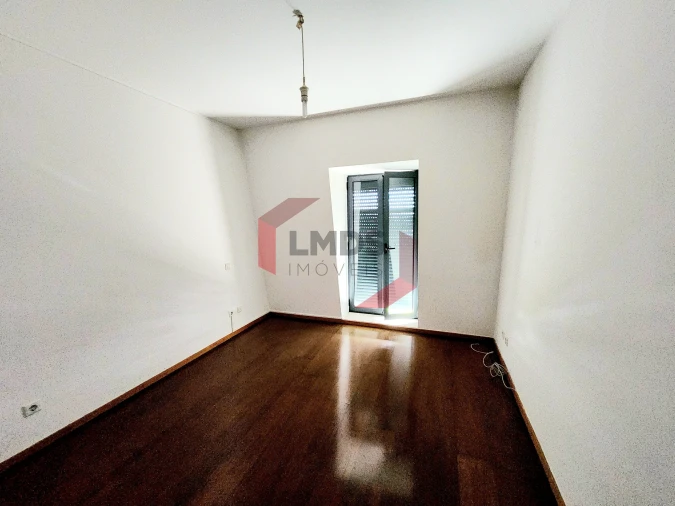 Apartamento T3 para Venda em Oliveira do Douro Foto 19