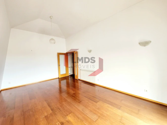 Apartamento T3 para Venda em Oliveira do Douro Foto 13