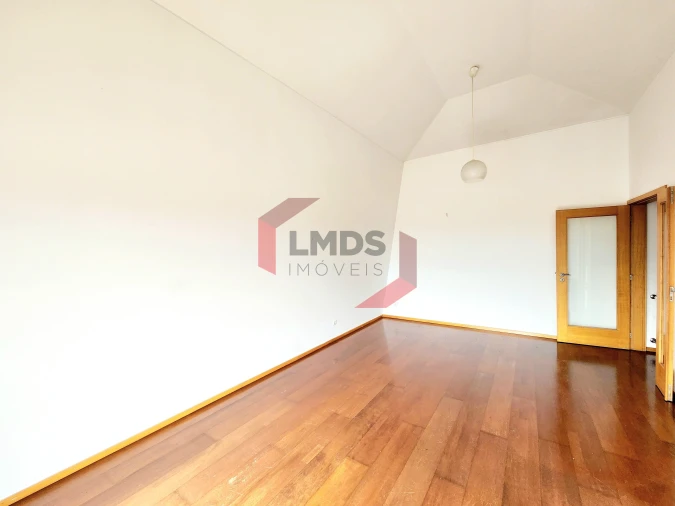 Apartamento T3 para Venda em Oliveira do Douro Foto 12