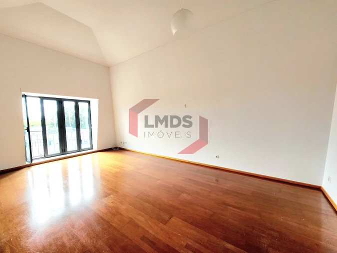 Apartamento T3 para Venda em Oliveira do Douro Foto 10
