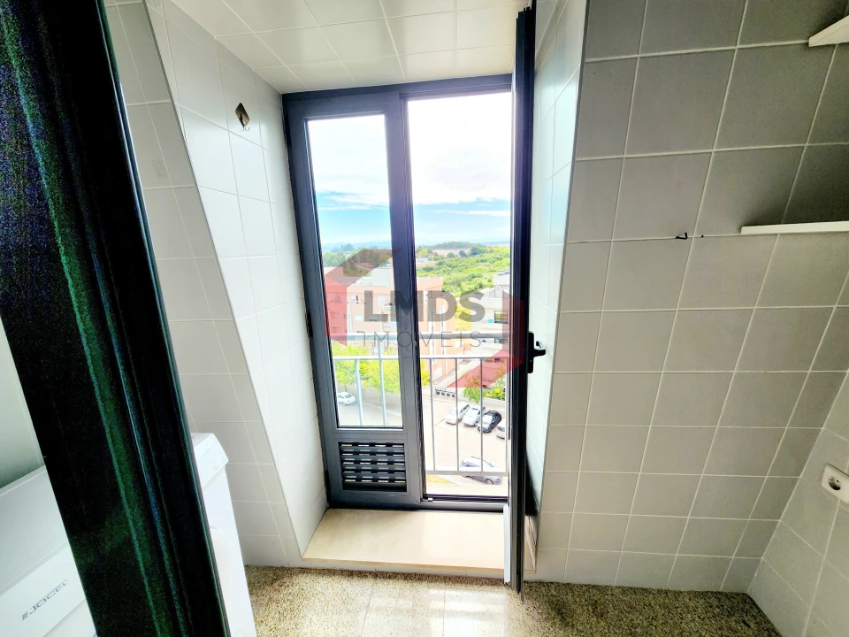 Apartamento T3 para Venda em Oliveira do Douro Foto 7