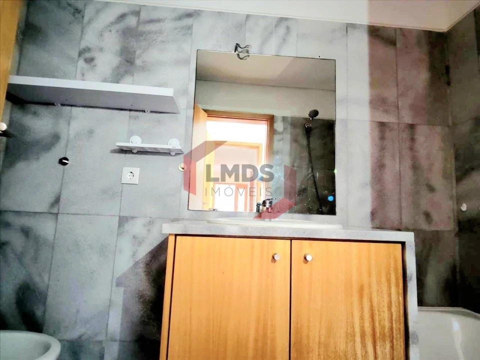 Apartamento T2 para Venda em Oliveira do Douro Foto 16