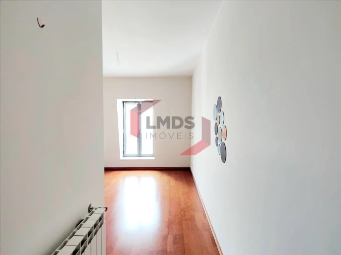 Apartamento T2 para Venda em Oliveira do Douro Foto 12