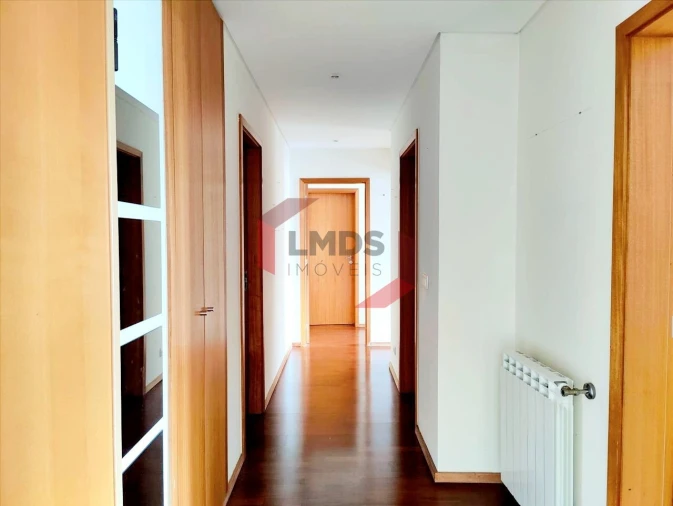 Apartamento T2 para Venda em Oliveira do Douro Foto 8