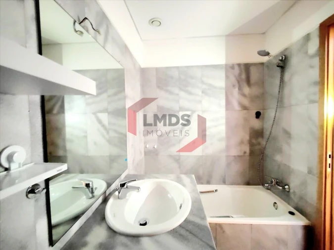 Apartamento T2 para Venda em Oliveira do Douro Foto 15