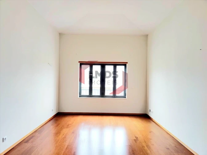 Apartamento T2 para Venda em Oliveira do Douro Foto 4