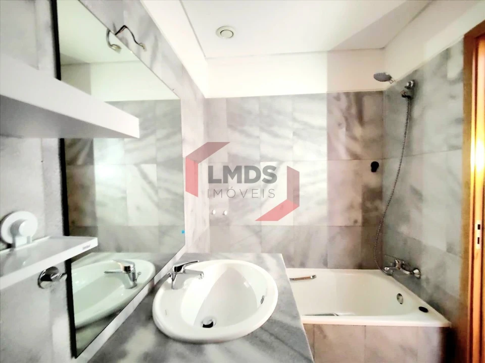 Apartamento T2 para Venda em Oliveira do Douro Foto 15