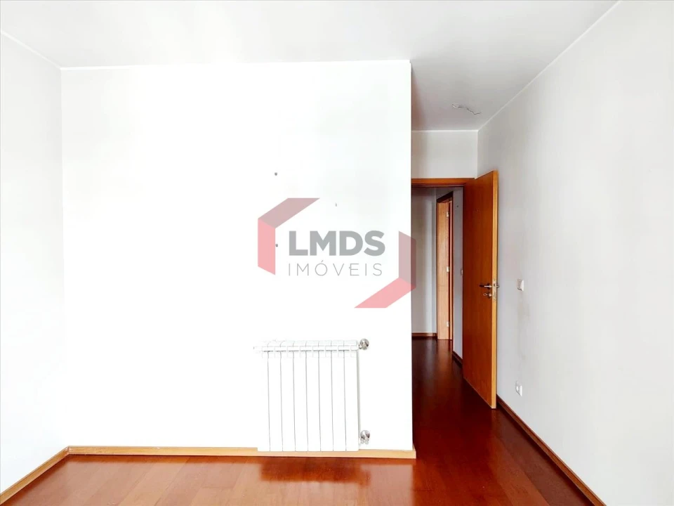 Apartamento T2 para Venda em Oliveira do Douro Foto 13