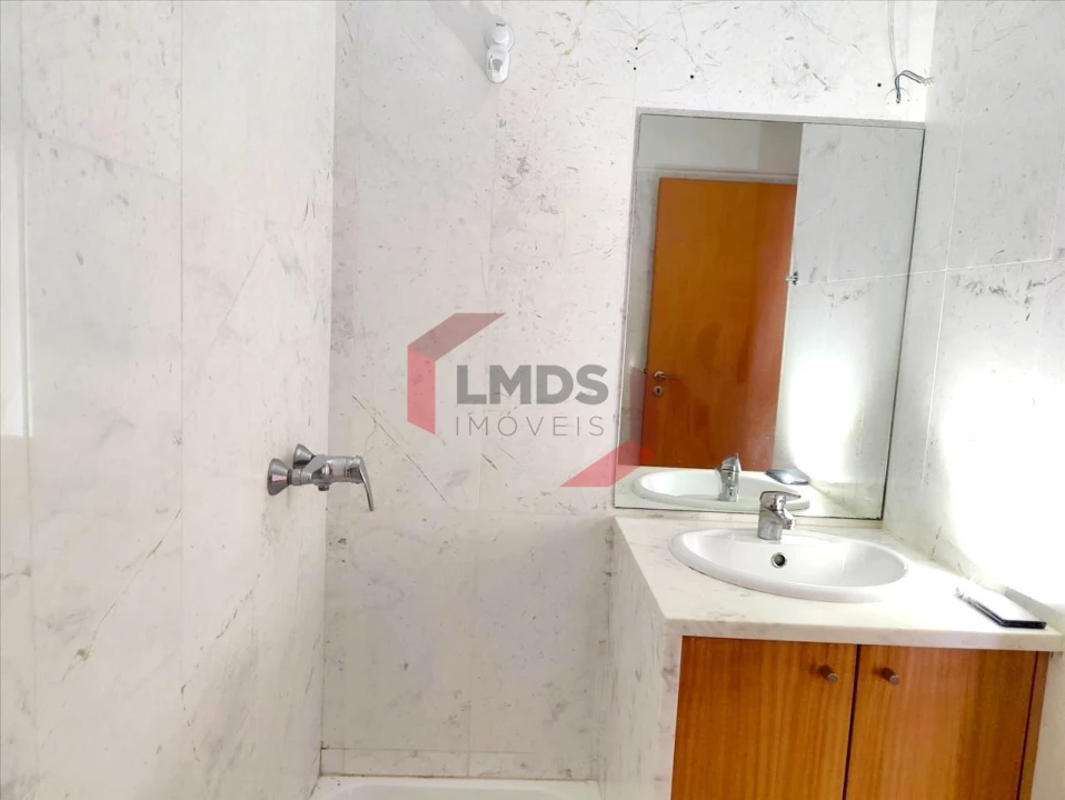 Apartamento T2 para Venda em Oliveira do Douro Foto 10