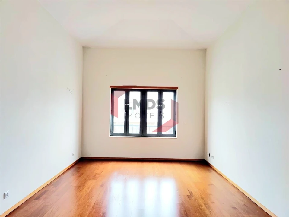 Apartamento T2 para Venda em Oliveira do Douro Foto 4