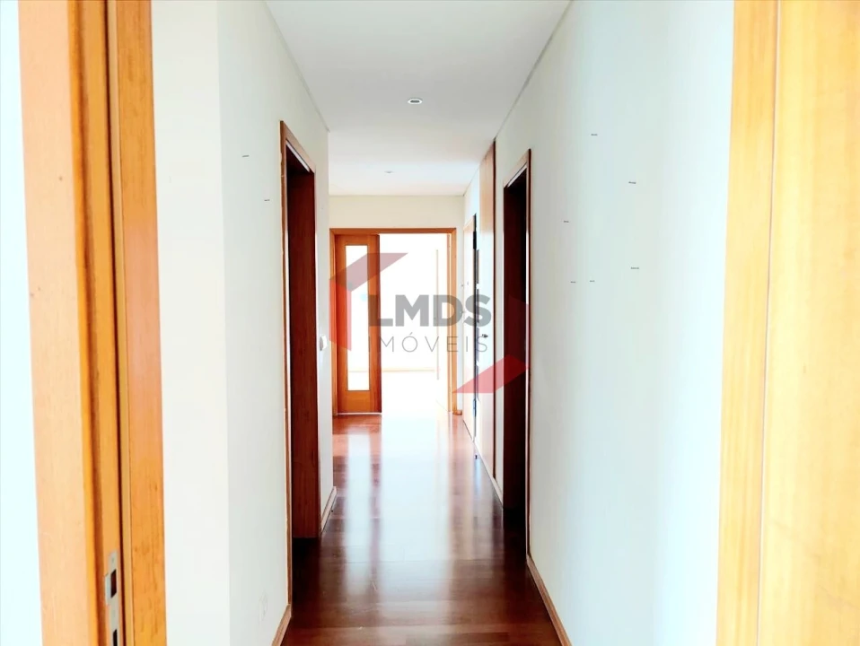 Apartamento T2 para Venda em Oliveira do Douro Foto 11