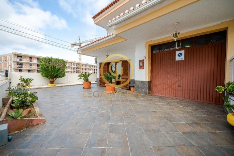 Moradia T5 para Venda em Portimão Foto 3