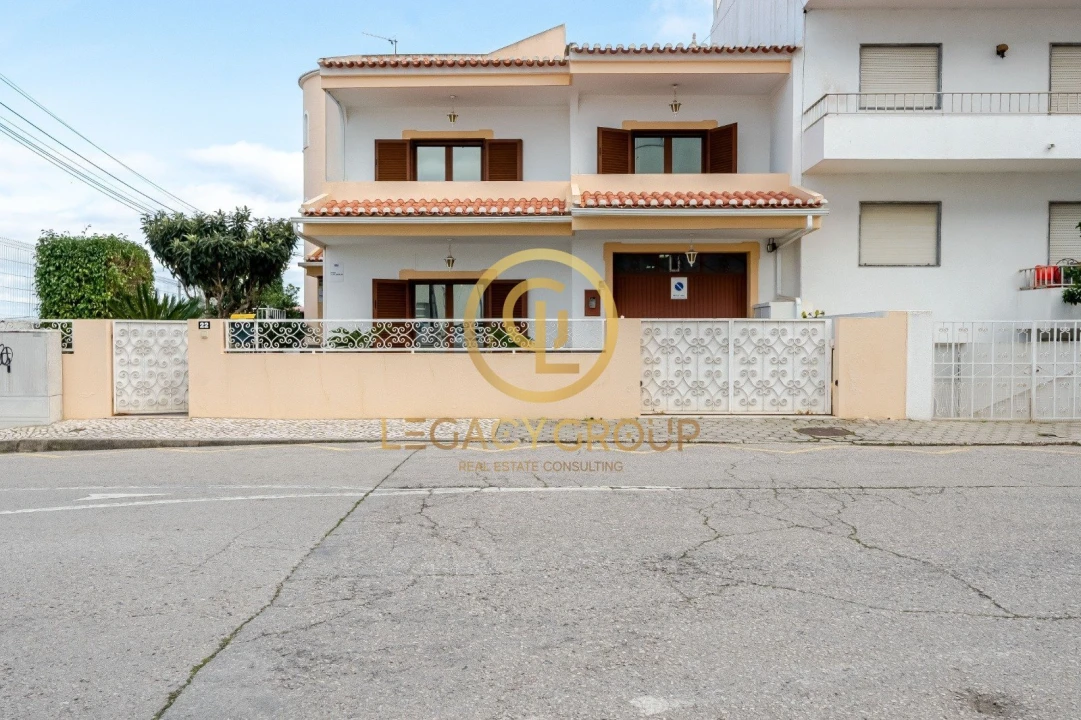 Moradia T5 para Venda em Portimão Foto 2