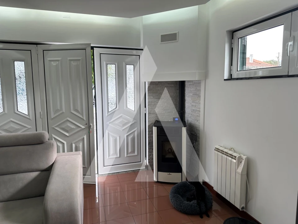 Moradia T3 para Venda em Vitorino das Donas Foto 3