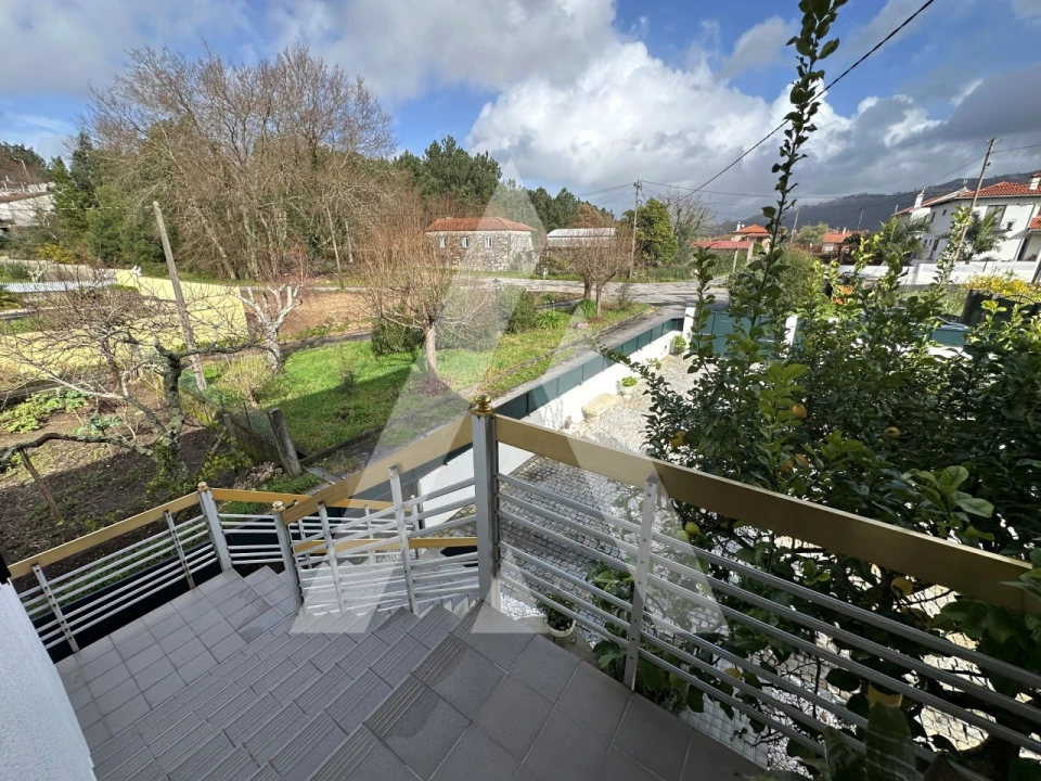 Moradia T3 para Venda em Vitorino das Donas Foto 12