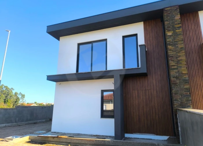 Moradia T3 para Venda em Rates Foto 33