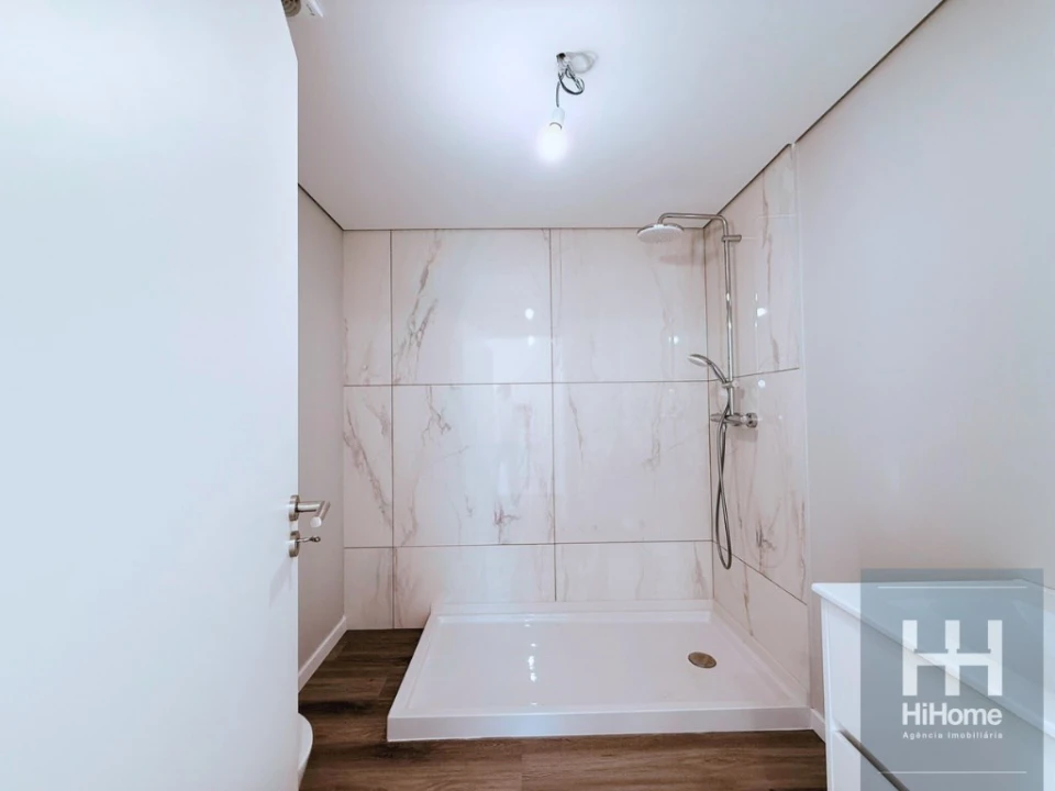 Apartamento T4 para Venda em Funchal (Se) Foto 11