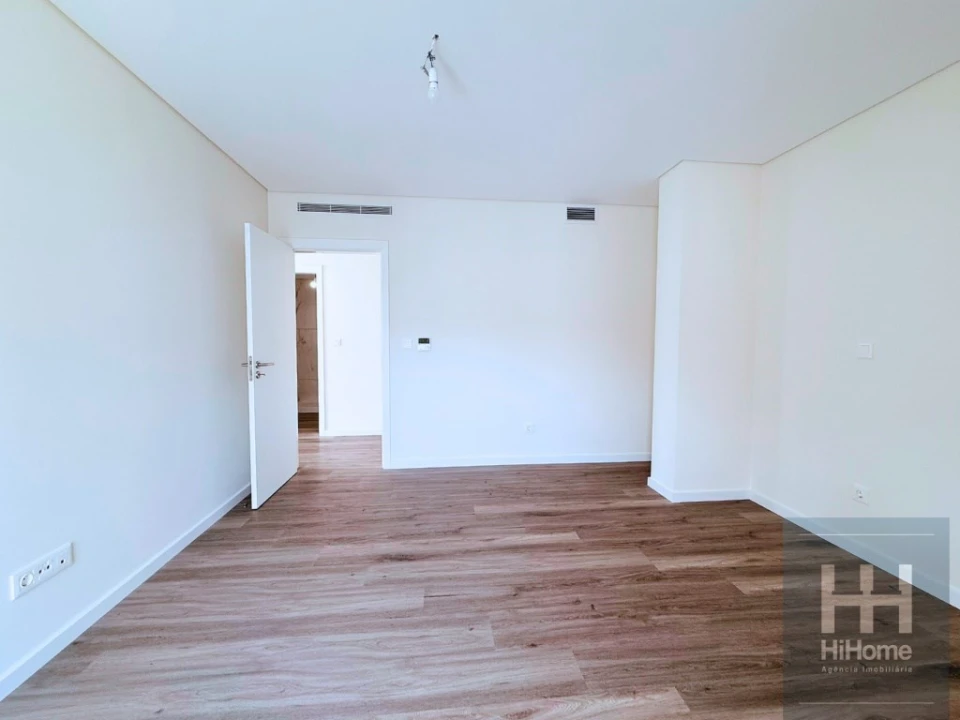 Apartamento T4 para Venda em Funchal (Se) Foto 14