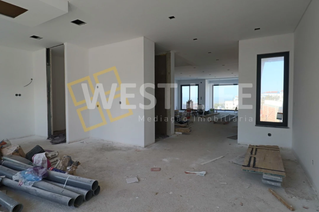 Moradia T3 para Venda em Carvoeira Foto 12