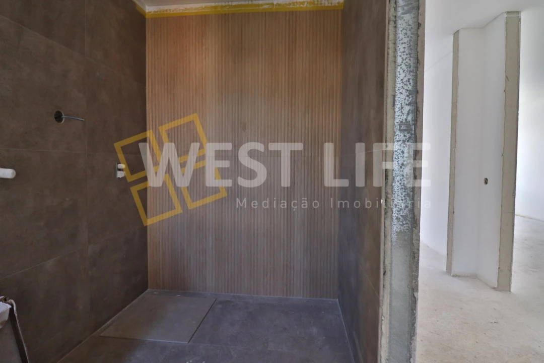 Moradia T3 para Venda em Carvoeira Foto 18