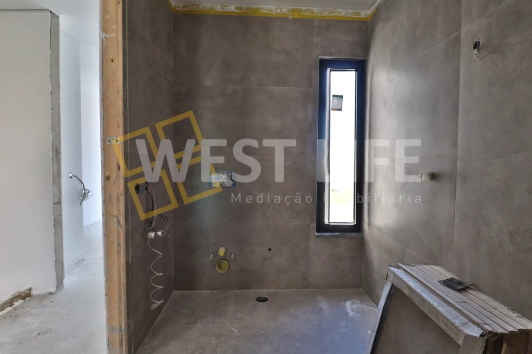 Moradia T3 para Venda em Carvoeira Foto 19