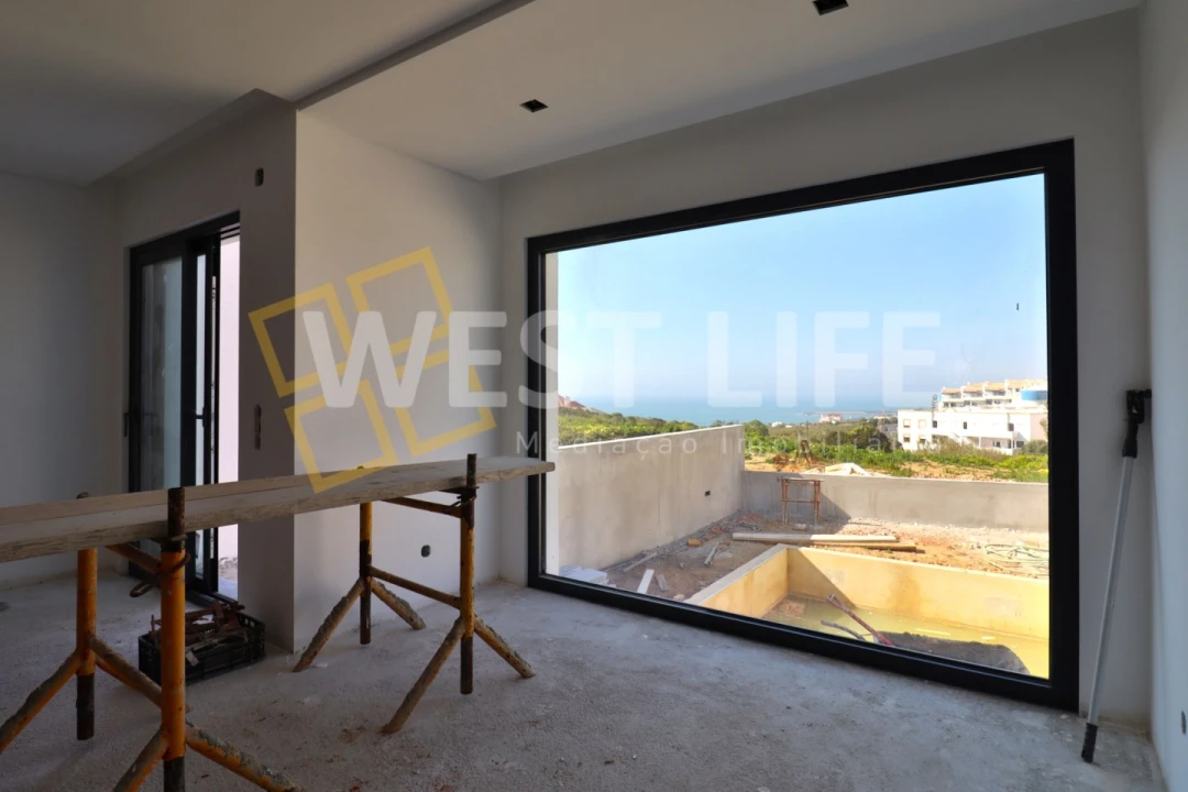 Moradia T3 para Venda em Carvoeira Foto 4